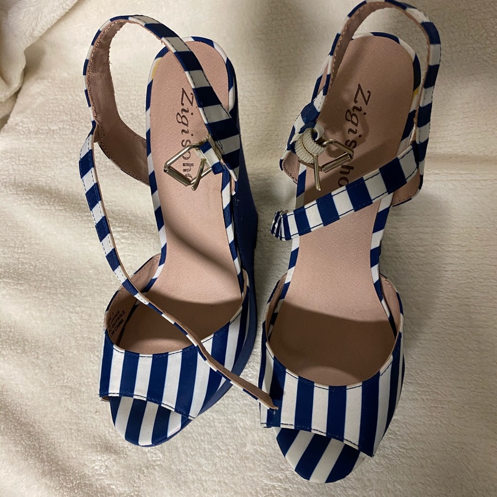 Shoes - Picture 2 of 8